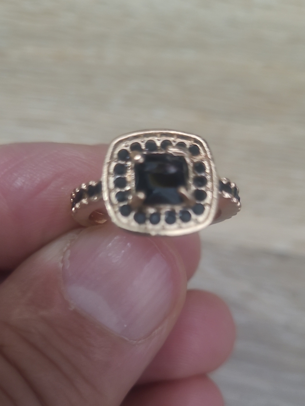 Rose Gold Black Stone Halo Ring - Women's Fashion Jewelry
